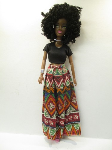 Moderne afrikanische puppe - moderne,