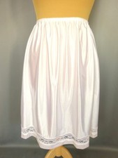 Schöner Vintage Rock Satin Spitze weiß Lilion Größe XL FR50 US18 UK22 EU48