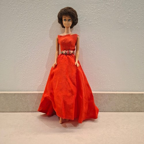 Barbie bubblecut brünette - bubblecut,