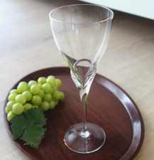 1 edles Weinglas Weißwein