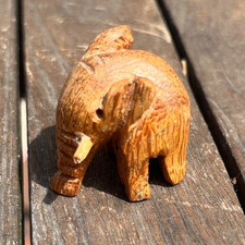 kleiner Elefant Mini-Holz- Figur Stoßzähne 3x3x3cm braun Handarbeit Sammeln Deko