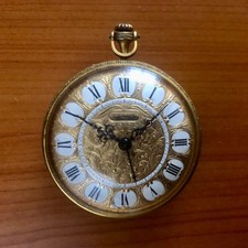 Ernest Botel Tischuhr in Form