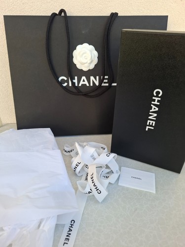Authentic chanel black - authentic,