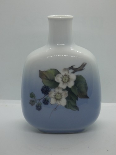 18863 royal copenhagen vase - royal,