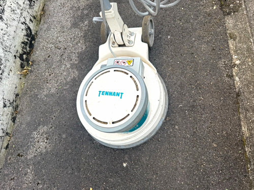 Tennant einscheibenmaschine