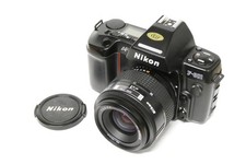 Nikon F801 + Nikkor 35-70 mm