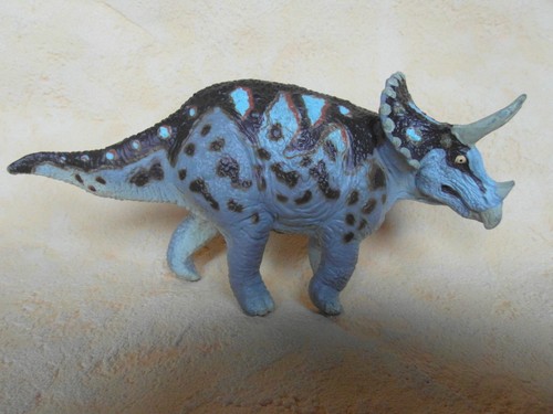 Schleich 15406 triceratops - schleich,