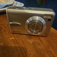 FUJIFILM FINEPIX F30 Alte Kompaktkamera IN Gutem Zustand Aus Japan