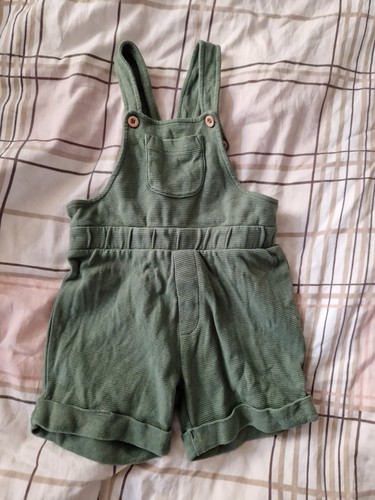 Kurze latzhose gerippt - latzhose, alana