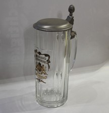 Glaskrug mit Zinndeckel -