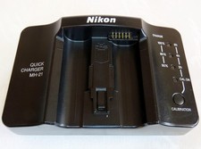 NIKON MH-21 Ladegerät MH21