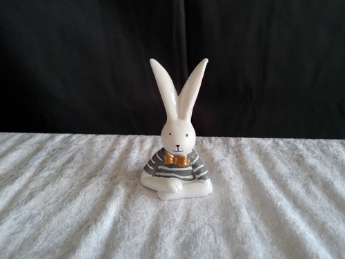 Dekofigur/Osterhase/Grau/weiß
