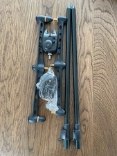 Fox Buzz-Bar-Set mit Banksticks + 2× SPRO The Carp Bissanzeiger