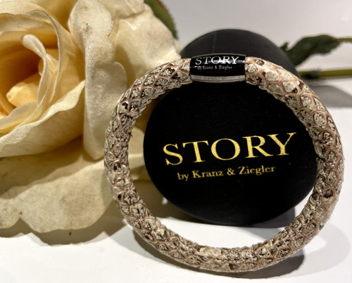 Story kranz ziegler - by,