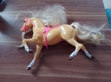 Spielzeugpferd mit Mähne