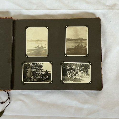 Altes fotoalbum mit 149 - mit,