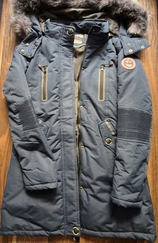 Canadian peak camilly damen - canadian,