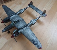 Revell 04701  P-38 J/L Lightning 1:32, Gebaut & Gealtert 