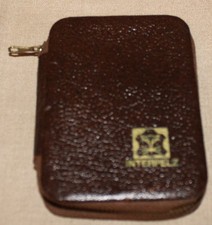 Spielkarten noch eingeschweißt in Lederetui, von Rauchwarenauktionen Leipzig (1)