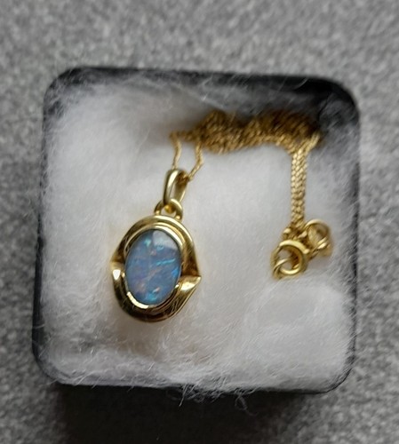 Gold anhänger mit opal - gold,