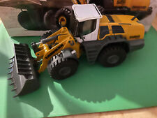 Liebherr L586 Radlader mit Kiesschaufel Version 2 schwarze Räder  OVP von NZG