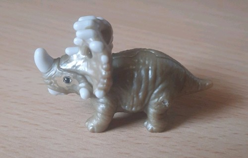 Dino aus kinder überraschung - aus,