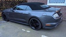 Ford Mustang Alufelgen original, 9J x 19 ET45 schwarz mit RDKS & Nabenkappen