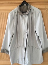 Neu und unbenutzt, Damenjacke, Farbe Beige/Braun Größe 24