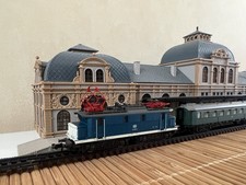 Spur N Komplettzug - Minitrix BR E 144 - Plus 3 Reisezugwagen