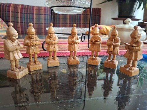 Handgeschnitzte holzfiguren - handgeschnitzte,