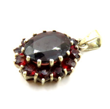 Wunderschöner Anhänger aus