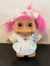 Vintage Russ Troll trägt