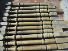 31972 12 Treppensäulen Staketen Gründerzeit Hartholz alt gelackt Stakete