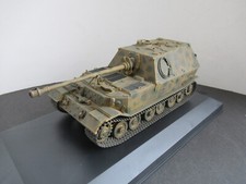 Tamiya 1:35 Wehrmacht Heer Jagdtiger Ferdinand montiert in Vitrine