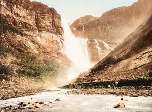 Skjeggedalsfoss bei odda um - bei,