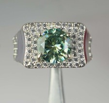 5.03 Karat Grün Diamant