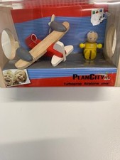 PLAN Toys Flugzeug mit Pilot