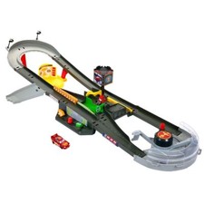 Mattel HPD81 - Disney Pixar Cars - Piston Cup Action-Rennstrecke