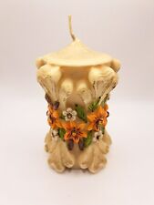 Alte Kerze - Alte Relief Kerze - Stumpenkerze Motiv Blumen - 16 cm