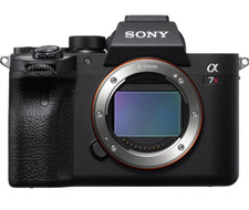 Neu Sony Alpha A7r V 35mm