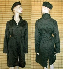 GRÜNBRAUNER REGENMANTEL -