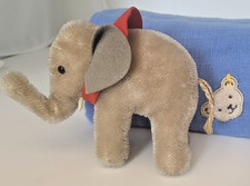 steiff 0500/10 - Elefant Mohairplüsch grau stehend 10cm rote Satteldecke SGUT
