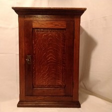 Wandschrank / Eiche  /  Gründerzeit