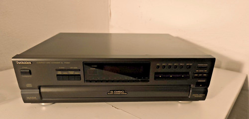 Ein gebrauchtes hifi gerät - ein,