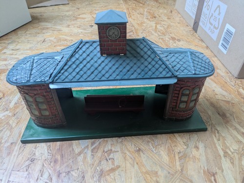 Issmayer bahnhof wartehalle - issmayer,