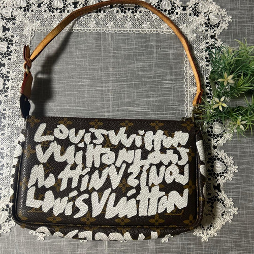 Louis vuitton graffiti - louis,