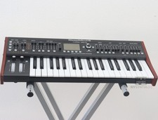 Behringer DeepMind 6 -