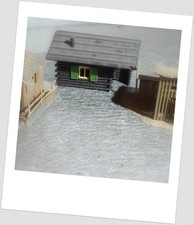 Drei Hütten, Schuppen, Scheune, Blockhaus H0