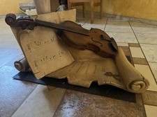 Geige Unter Tisch. Musiker Couchtisch, Glas, Selten Mit Geige Und Noten 