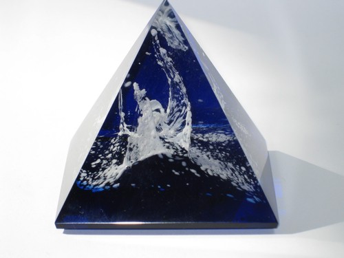 Pyramide aus glas - pyramide,
